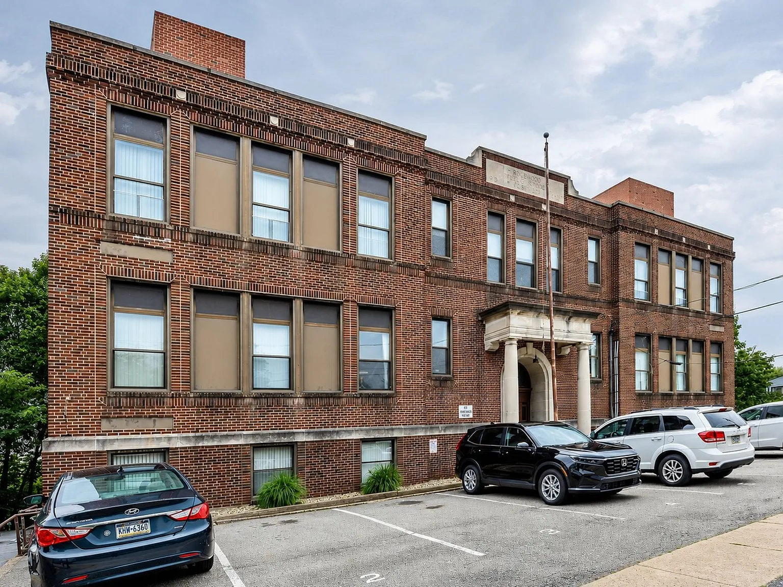 North Hills Apartments for rent * Pet Friendly * Central A/C * Spacious * Available Now — Photo 1