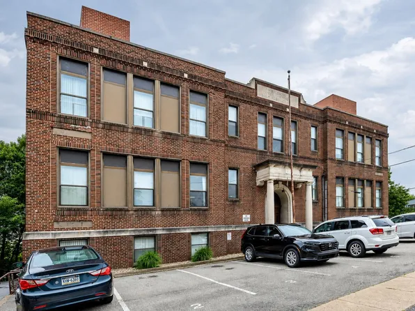 North Hills Apartments for rent * Pet Friendly * Central A/C * Spacious * Available Now, 233 Ridgewood Ave APT 9, Pittsburgh, PA 15229