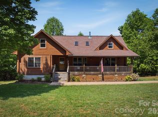 732 Grandview Peaks Dr, Nebo, NC 28761