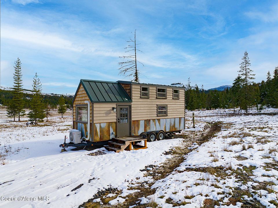 1st image of 992 Green Valley Rd