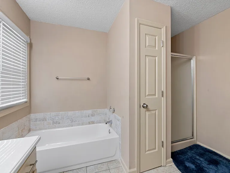 646 Woodcrest Manor Dr #A — Photo 4