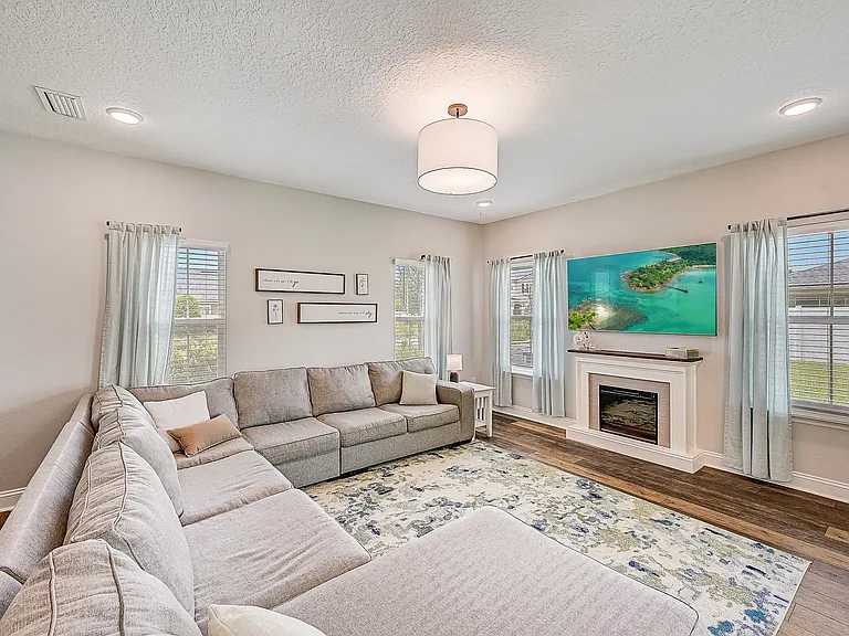 155 Chandler Dr — Photo 5