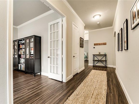 3rd image of 6917 Cambridge Dr