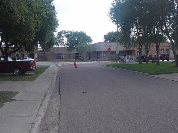 4th image of 1249 N Dick Dowling St