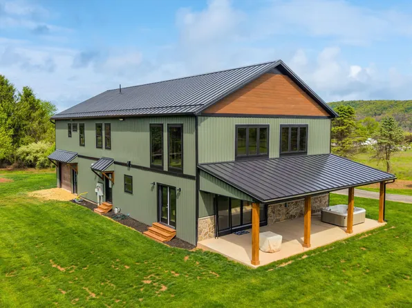 615 Frosty Valley Rd, Danville, PA 17821