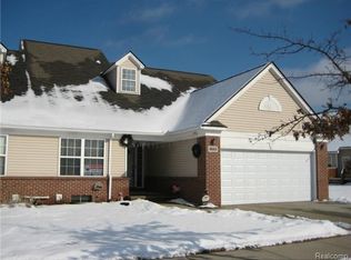 6640 Cortland Ave, Brighton, MI