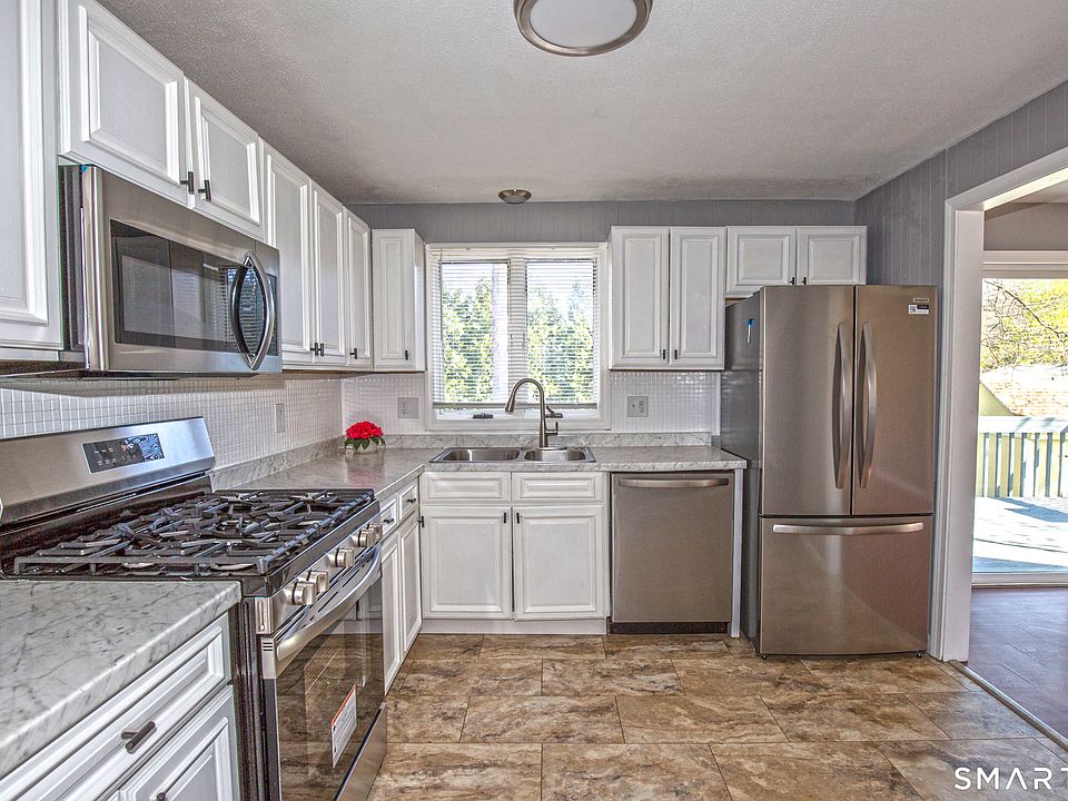 1st image of 90 Teakwood Road