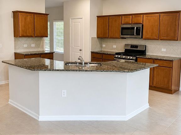 4th image of 180 Olympic Park Dr