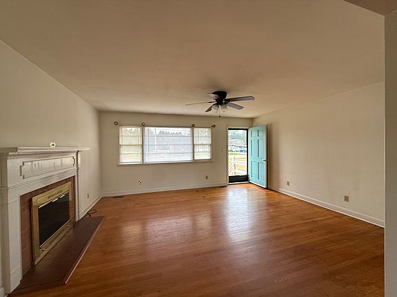 2nd image of 106 Hawthorne Dr
