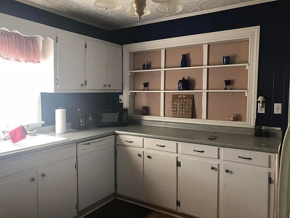 3rd image of 1605 Forest Ave