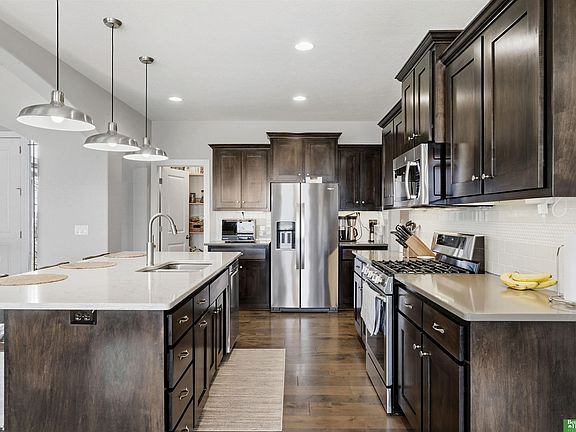5th image of 516 Sherwood Dr