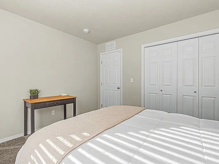 2742 W Balboa Dr — Photo 18