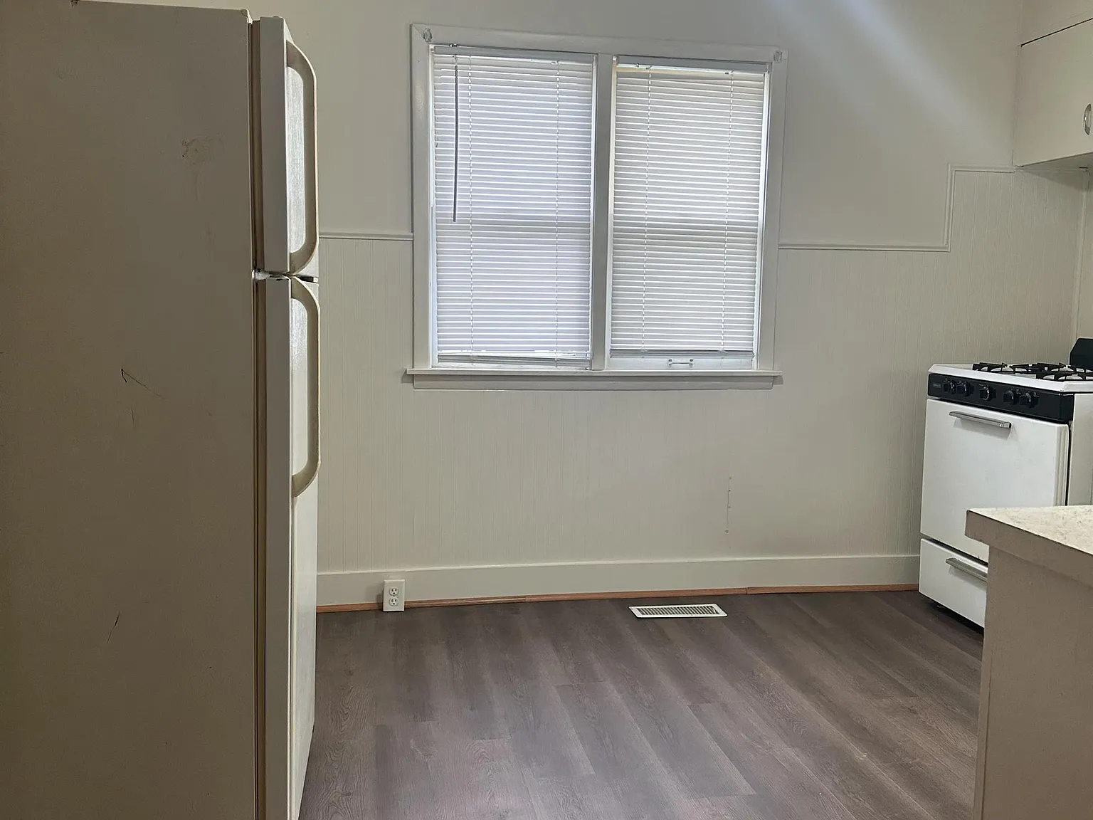 200 East Joy - 4 — Photo 4
