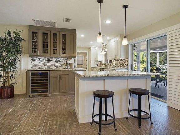 4th image of 1509 SW 50th St