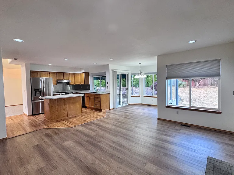 4631 NE 7th Pl — Photo 10