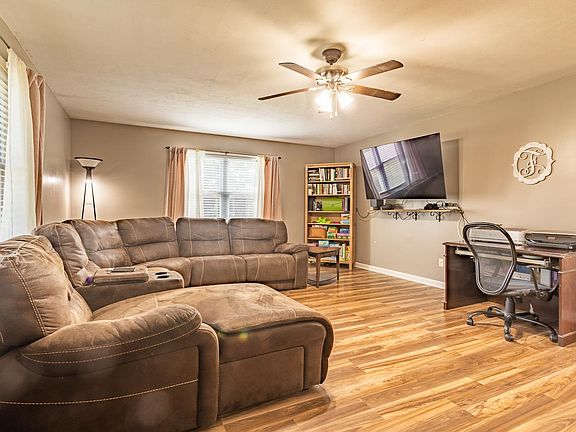 5th image of 404 W Montgomery St