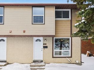 2570 Southvale Cres #22, Ottawa, ON K1B 5B6