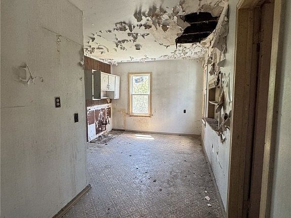 3rd image of 1535 Pierce Ave