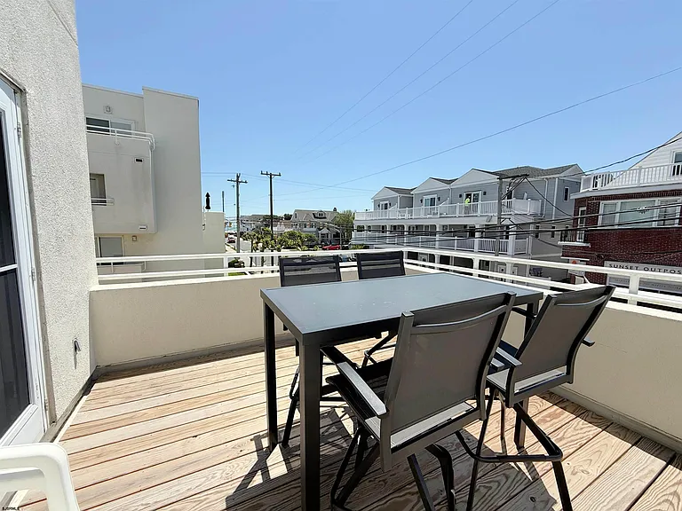 7701 Atlantic Ave #65 — Photo 26