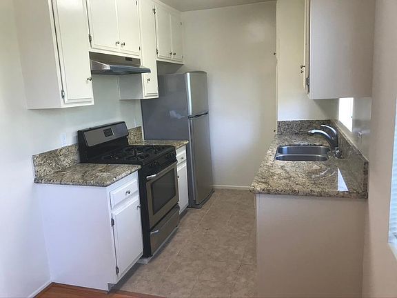 Great Kitchen with Granite Countertops