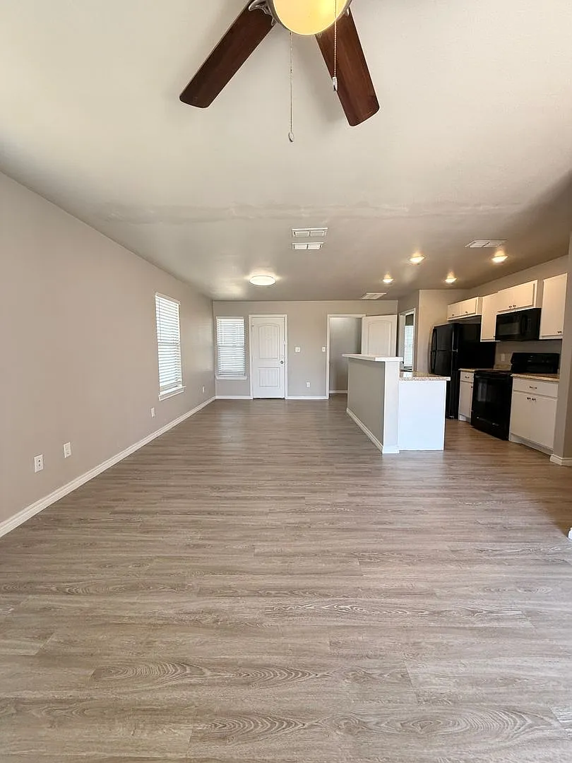 Fully updated 3 bedroom 2 bath corner lot home! - Move In Special 1/2 Off First Months Rent! — Photo 4