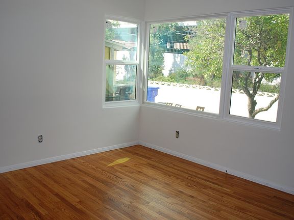 4th image of 4253 Van Dyke Ave #4253