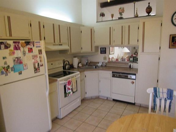 4th image of 606 Sea Pine Way APT D