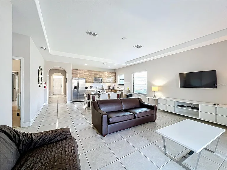 185 Brookes Pl — Photo 4