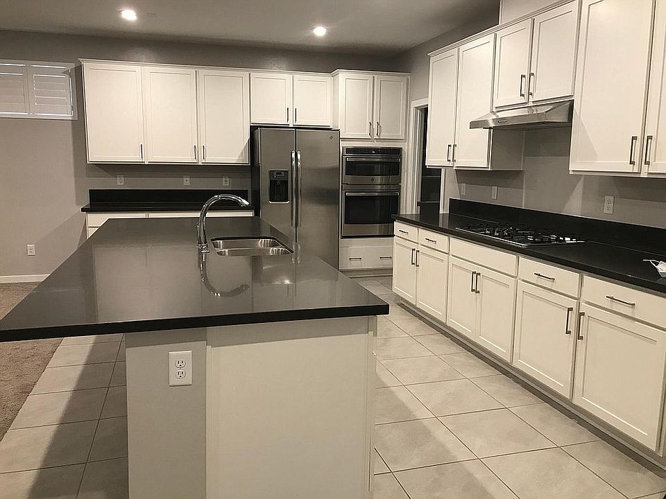 Large Island in Kitchen