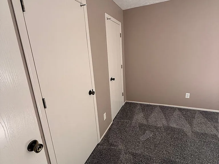 Southdale Square Apartments — Photo 32