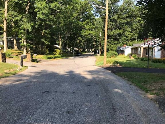 3rd image of 9 Northwest Dr
