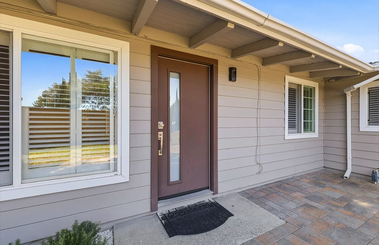1101 Palamos Ave — Photo 1