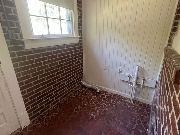 5th image of 624 Grier St