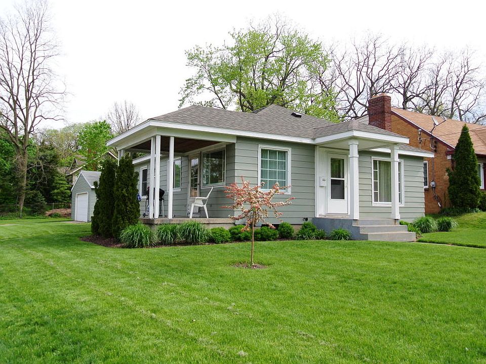 1st image of 801 Everglade Dr SE