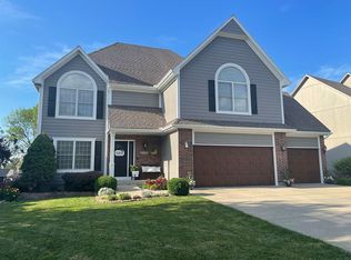 2232 SE 5th St, Lees Summit, MO 64063