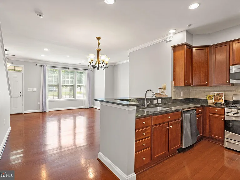 242 N Summit Ave #21 — Photo 19