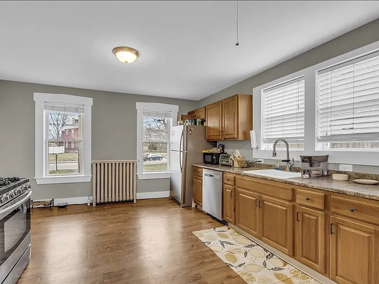 41 Middlesex St #2 — Photo 2