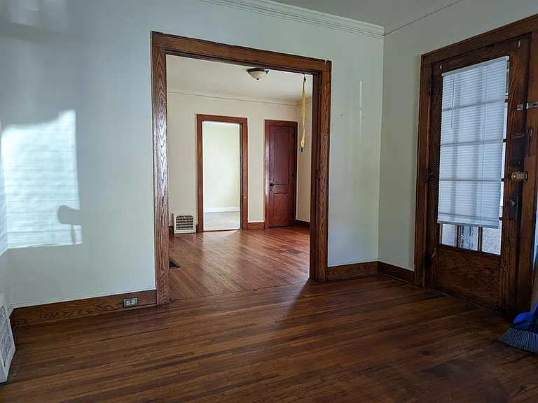 207-209 Austin Ln #207 — Photo 3