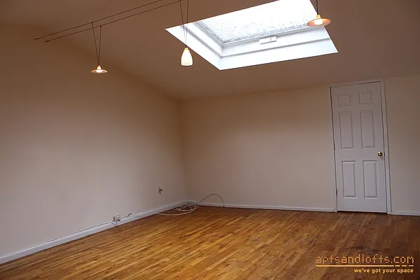 Rented by aptsandlofts.com | media 22
