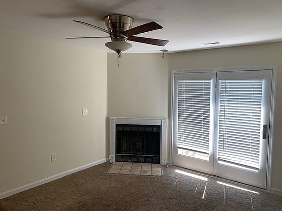 family room w fireplace