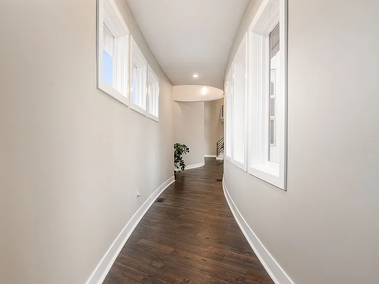 4602 Sandwich Ct — Photo 11