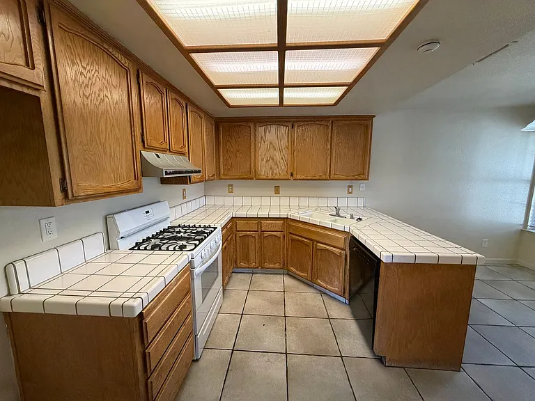 9201 Norseman Ct — Photo 6