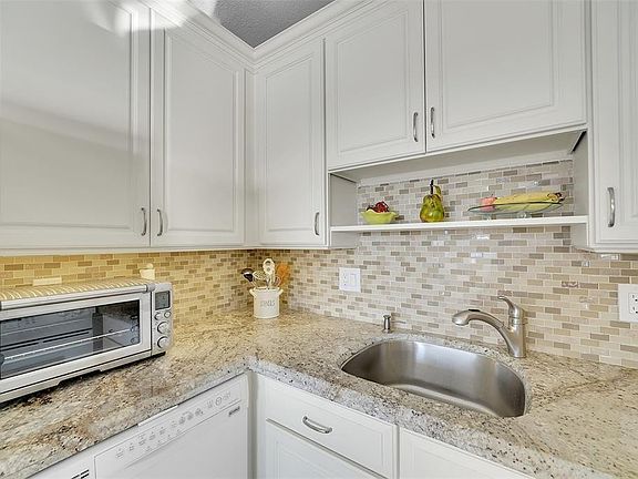 5th image of 1201 S Riverside Dr APT 307