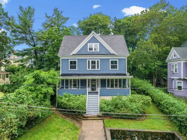 28 Richardson Rd, Melrose, MA 02176