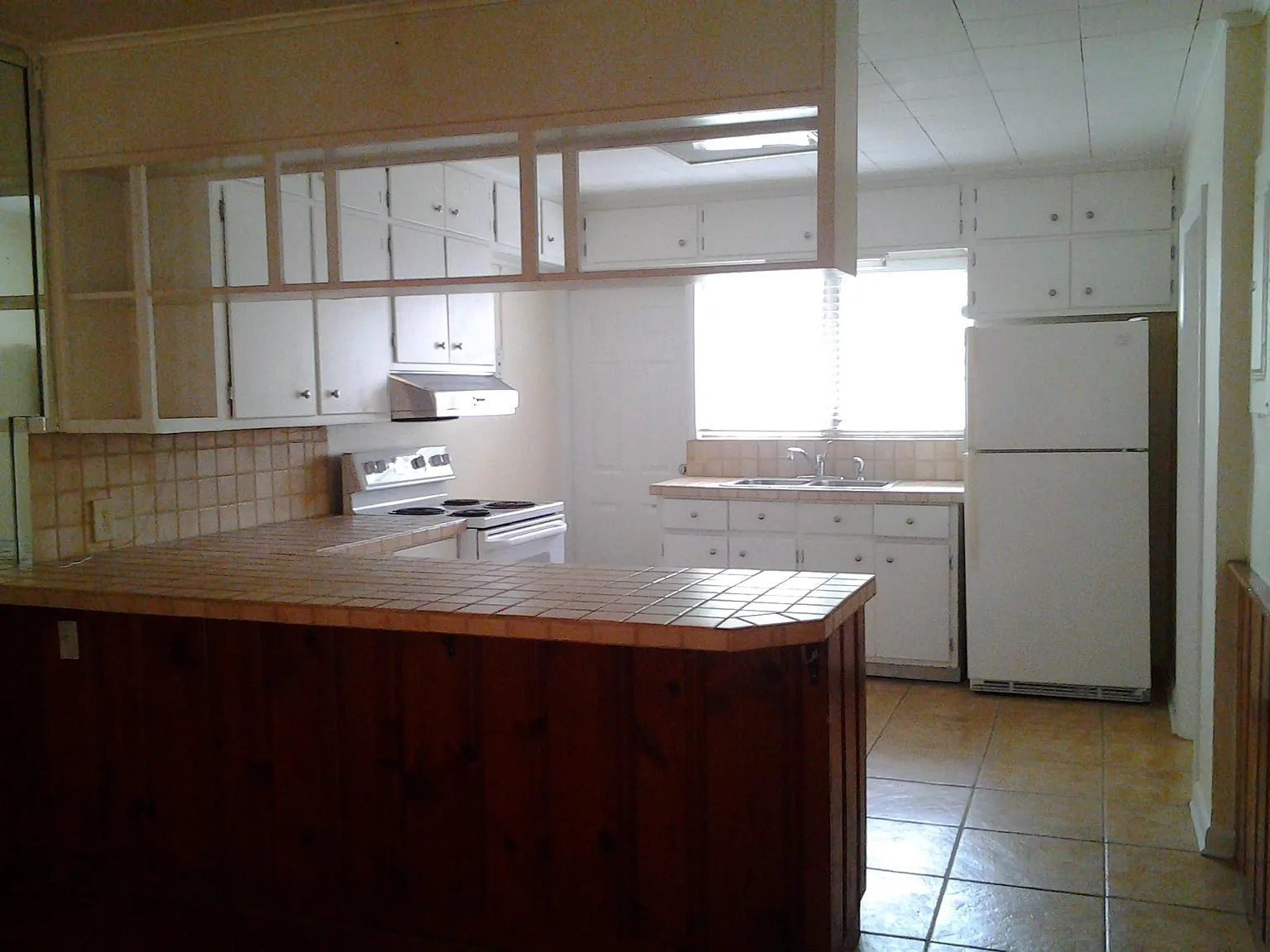 2 bed, 1000 sqft, $1,975 — Photo 4