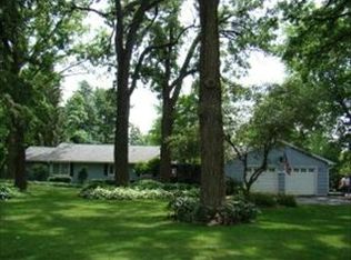 381 W Woodstock St, Crystal Lake, IL 60014