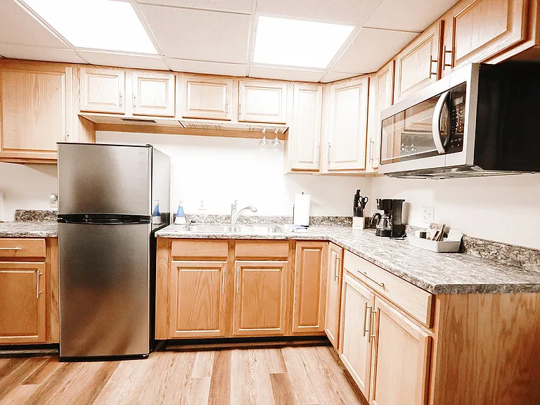 589 Moore Rd #E — Photo 2
