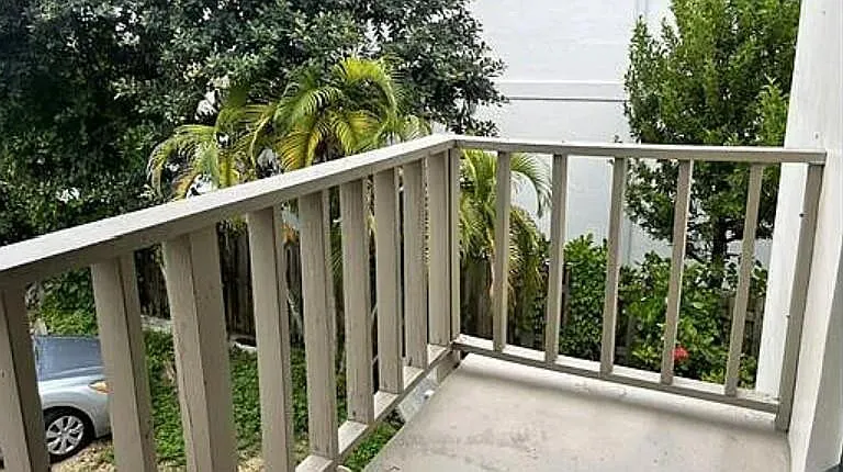 3222 Marine Dr — Photo 2