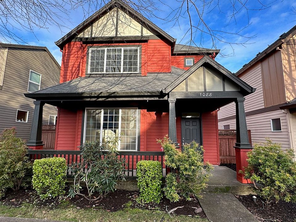 1st image of 1088 SE Portlandia Ave