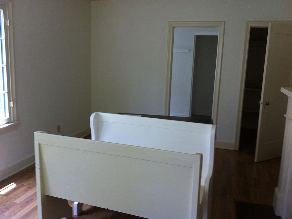 2nd image of 663 S Lake Ave #663